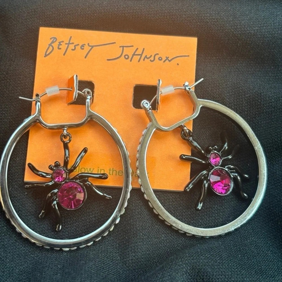 BETSEY JOHNSON Halloween Orbital Spiders Crystal-Studded Hoop Earrings NEW NWT - Picture 5 of 11